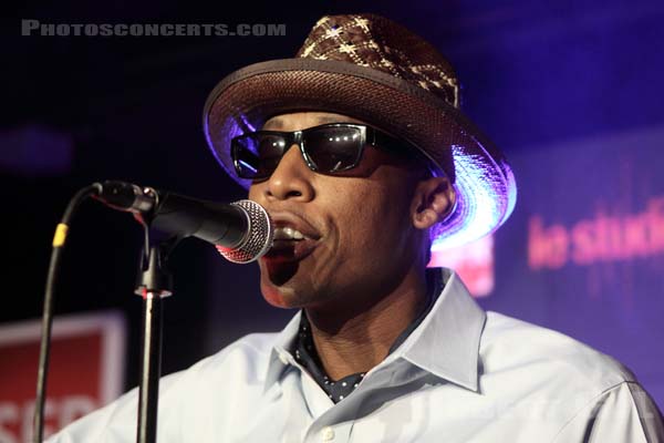 RAPHAEL SAADIQ - 2009-07-08 - PARIS - Studio SFR - 